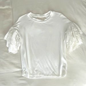 CUTE! White HIATUS blouse with lace sleeves. Size XS.